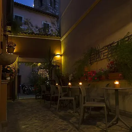 Le Mura فندق فولينيو