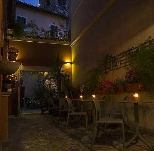 Le Mura Szálloda Foligno